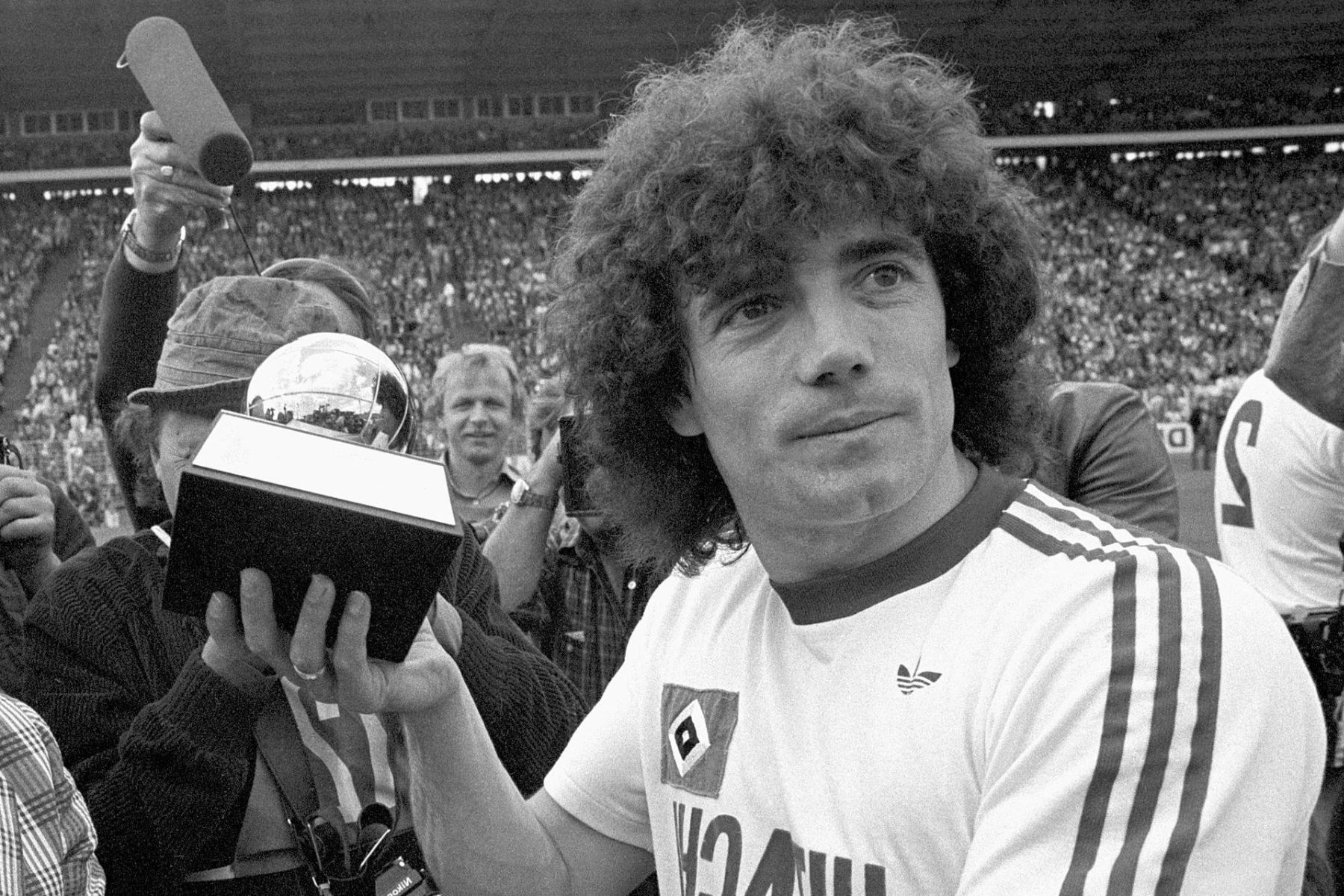Lenda da Inglaterra e vencedor de duas Bolas de Ouro, Kevin Keegan morre aos 75 anos