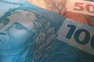 Tribunais estaduais descumprem limite a penduricalhos, e salários passam de R$ 1 milhão
