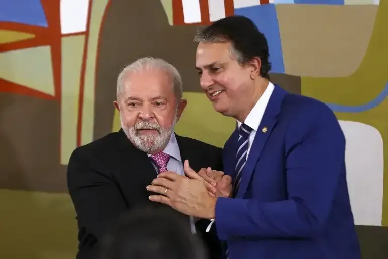Lula aposta em Camilo Santana para destravar pautas no Senado