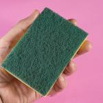 Esponja na geladeira? Entenda por que esse truque simples pode ajudar a conservar os alimentos