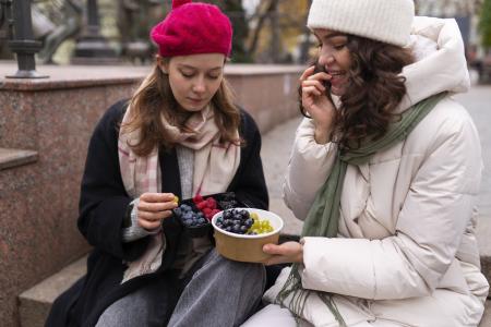 Sopas nutritivas, proteínas magras e legumes ajudam a aumentar a saciedade durante os dias frios