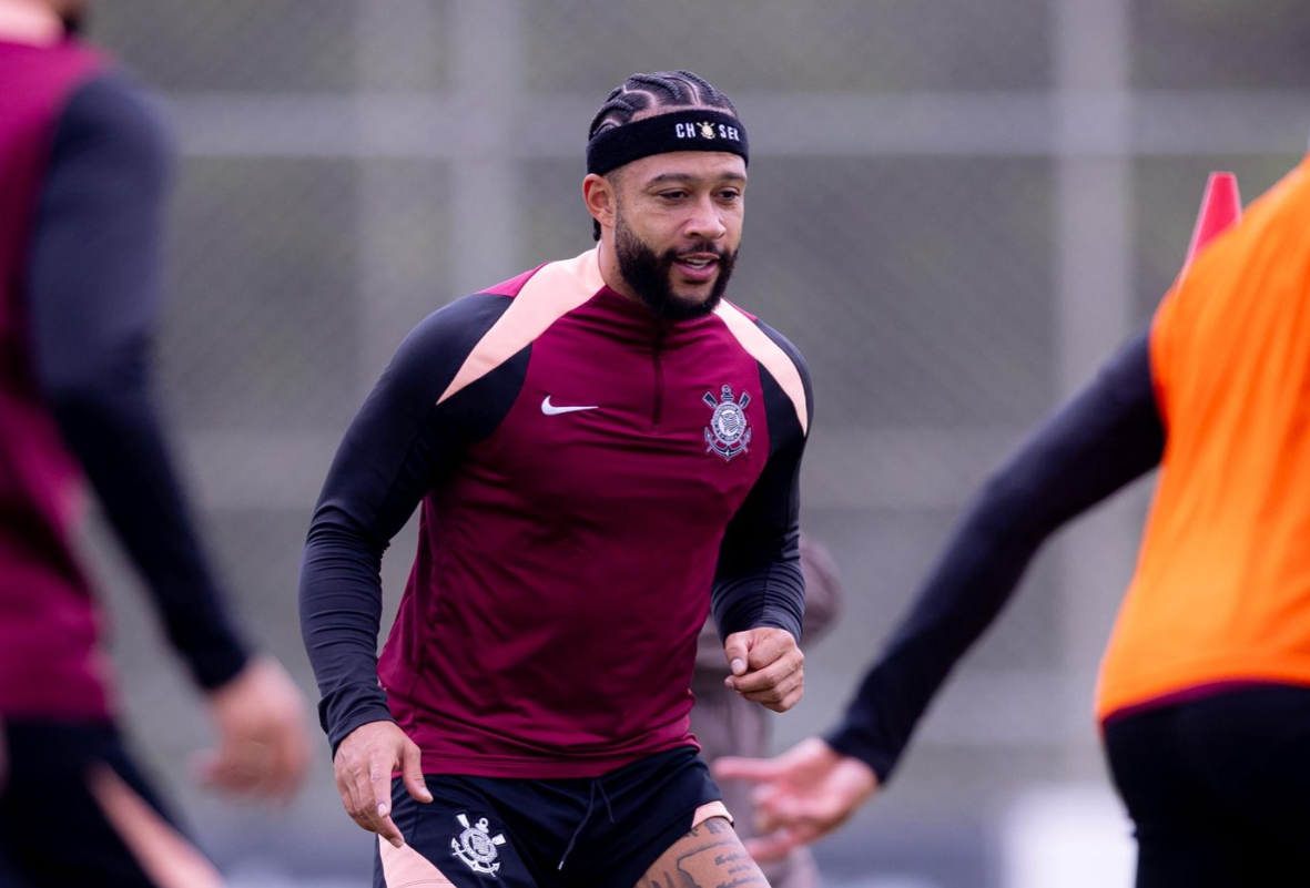Memphis Depay e Corinthians discutem tempo de contrato por renovação