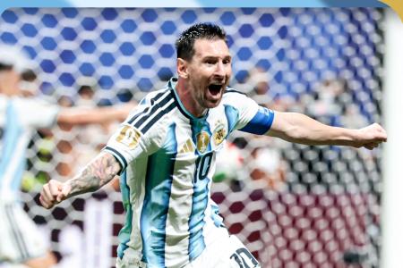 Messi celebra gol pela Argentina contra o Egito
