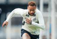 Neymar desabafa após críticas por ter jogado pôquer: ‘Vai cuidar da sua vida!’