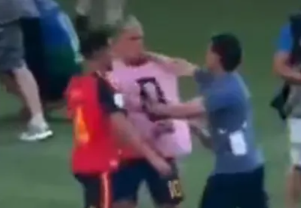 Dani Olmo rebate pedido de desculpas de argentino após final da Copa: 'Está mentindo'