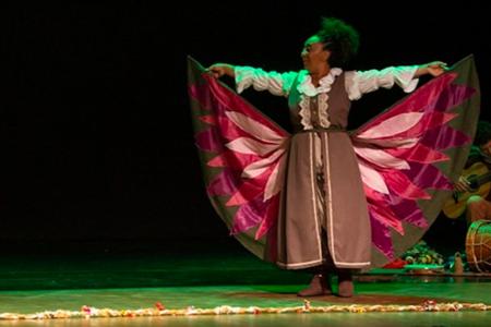 Grupo Teatro da Pedra, de São João del-Rei apresenta o espetáculo infantil "A fada, a flor e a princesa" • Divulgação