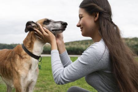 A psicologia afirma que quem conversa com os animais de estimação possui essas características