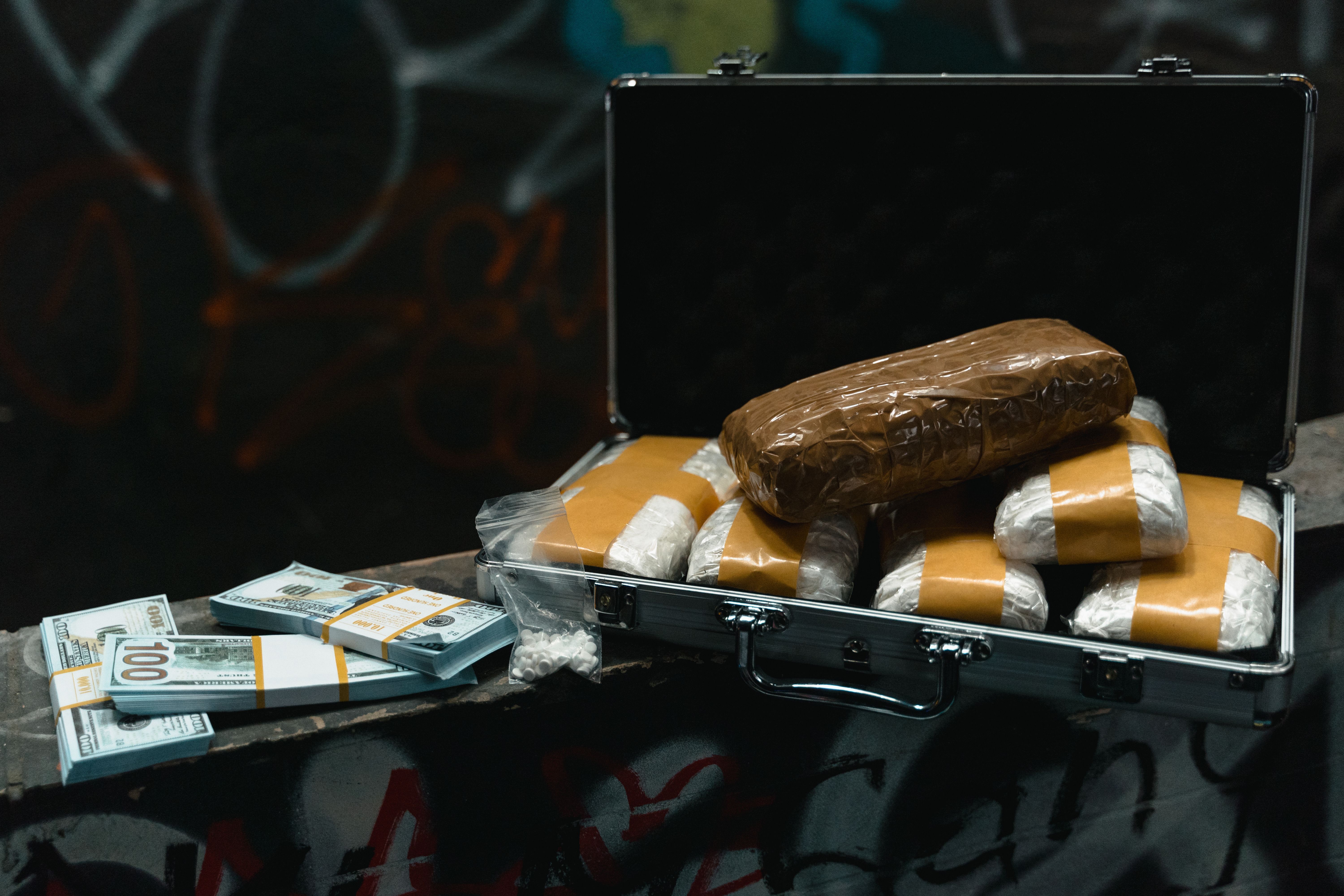 Três pessoas são presas por tráfico de drogas em Francisco Sá, no Norte de Minas