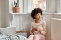 Segundo a psicologia, preferir ficar em casa pode não ser um sinal de isolamento