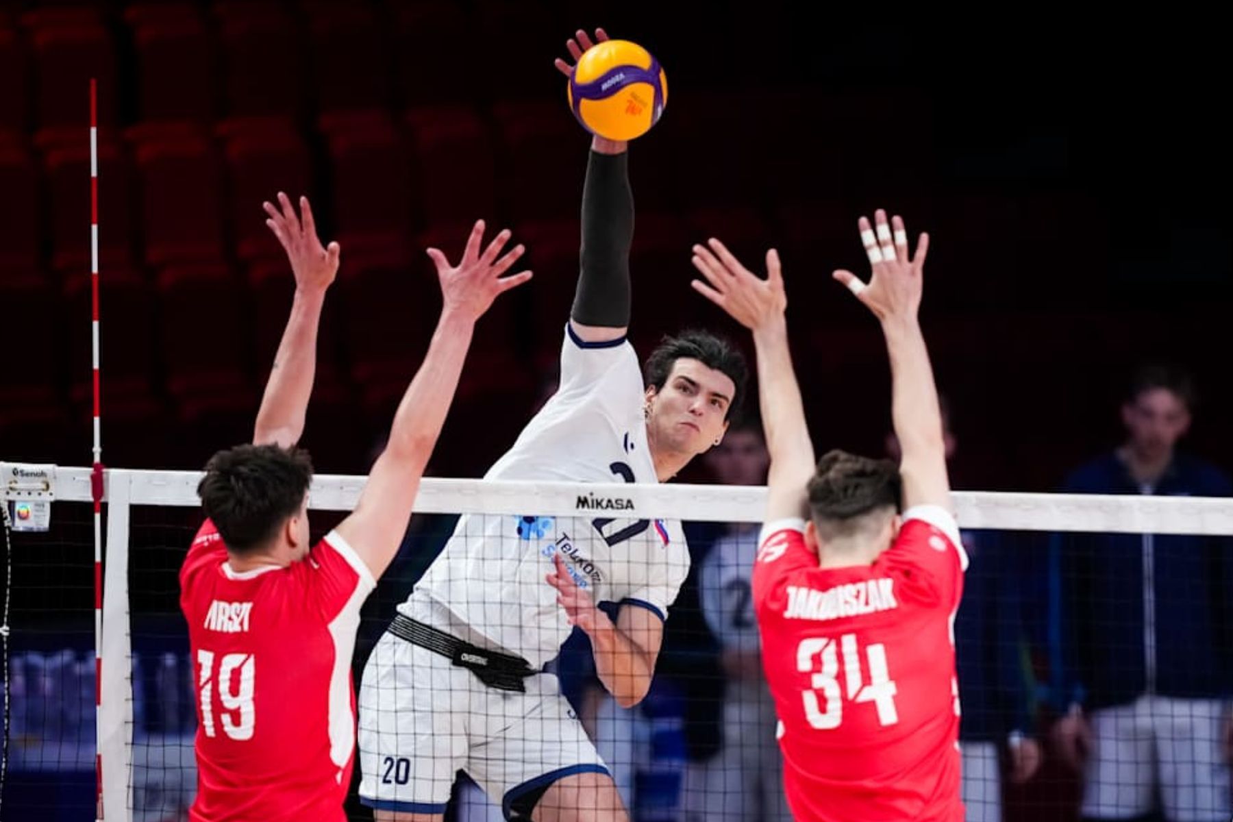 Horário e onde assistir ao vivo Eslovênia x Polônia, pela semifinal da VNL Masculina