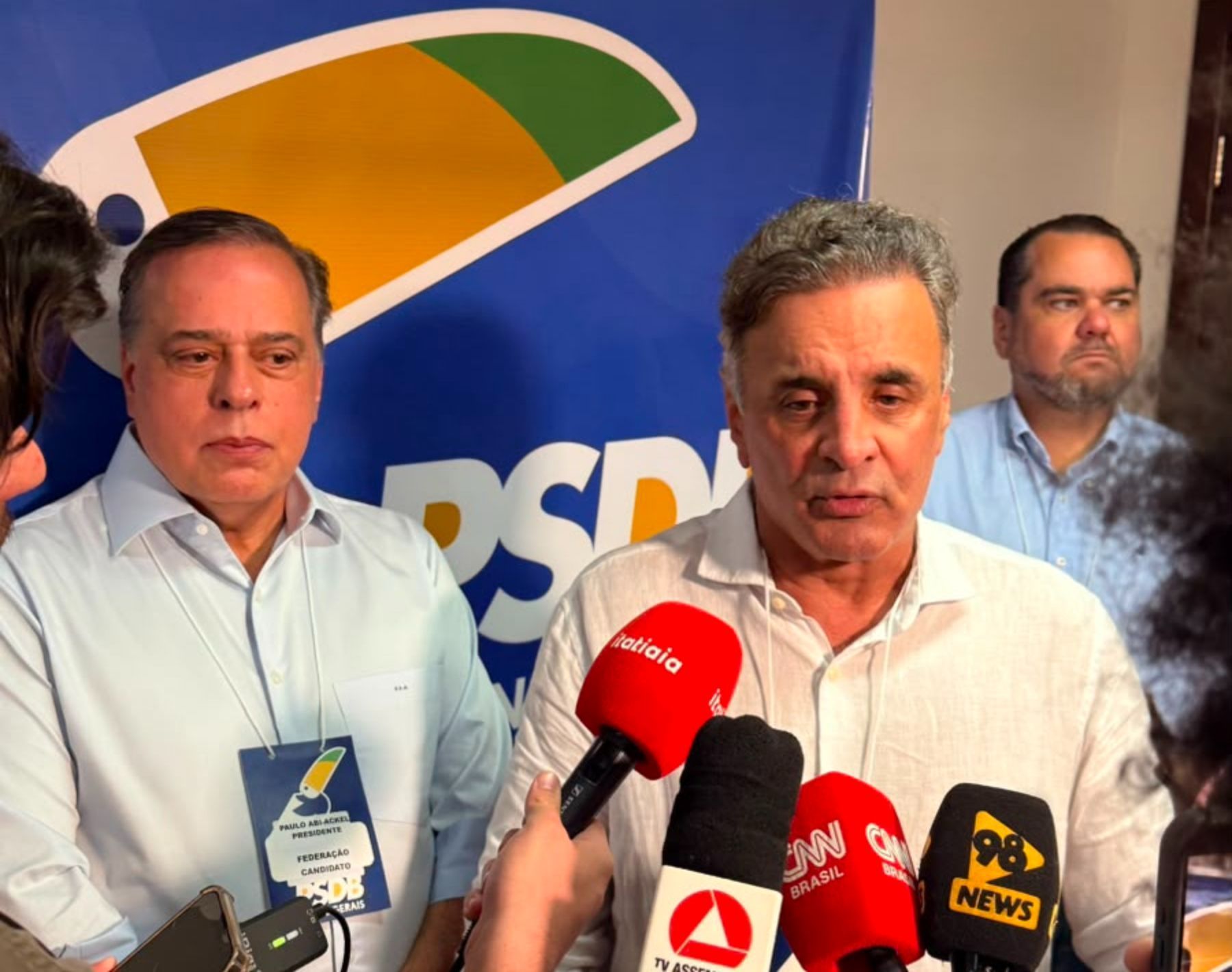 PSDB faz convenção e não bate martelo sobre Aécio para o Senado ou apoio ao Governo de MG