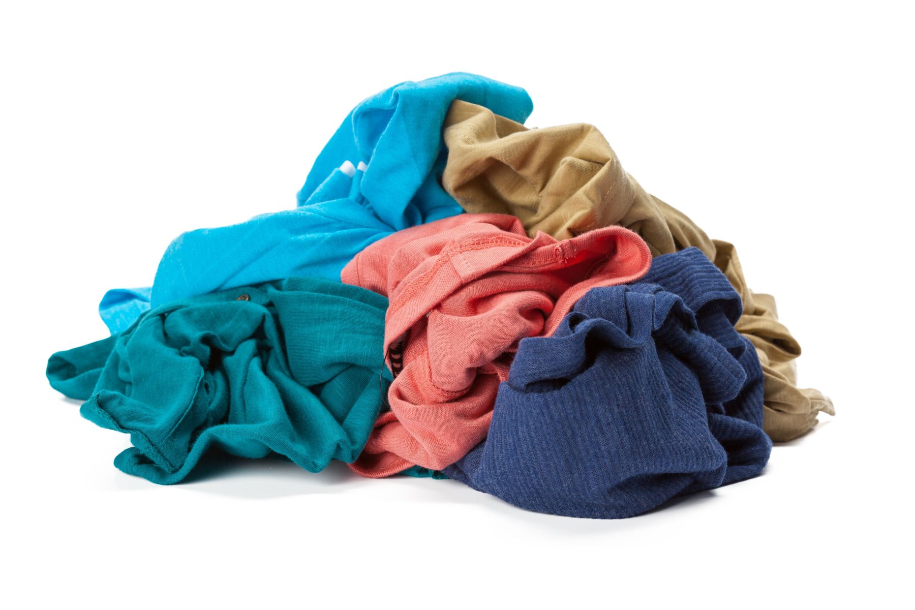 O que significa deixar as roupas espalhadas no chão, segundo a psicologia