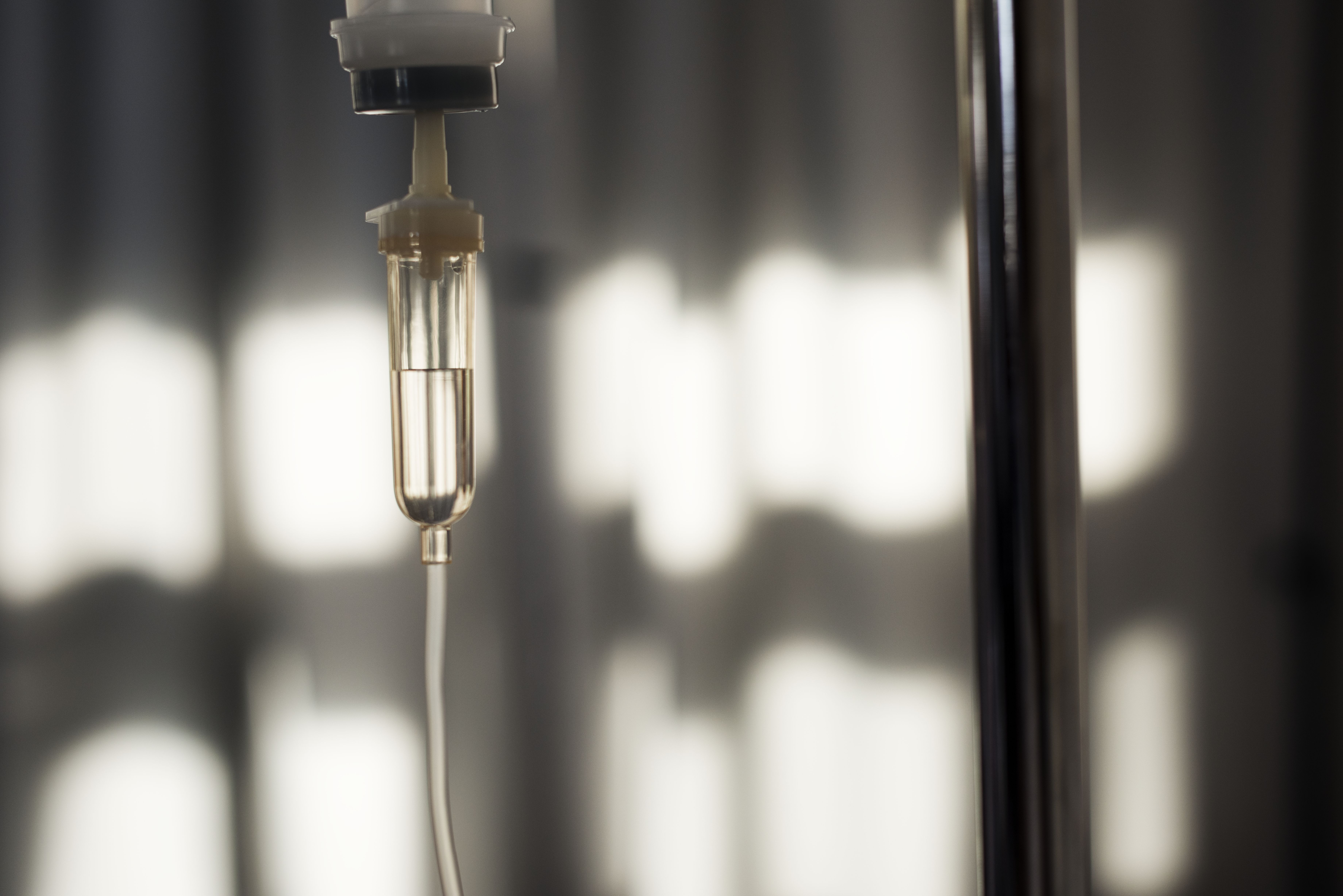 Soroterapia não têm benefícios comprovados e pode oferecer riscos, alerta Anvisa