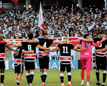 Time do Santa Cruz após jogo pela Série C do Campeonato Brasileiro 2026