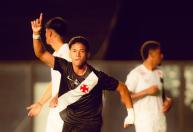 Artilheiro decide, Vasco vence Santos nos pênaltis e vai à final do Brasileiro Sub-20