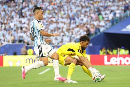 Vozinha em ação contra a Argentina na Copa