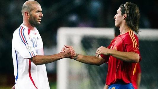 Zidane e Sergio Ramos pelas oitavas de final da Copa do Mundo de 2006