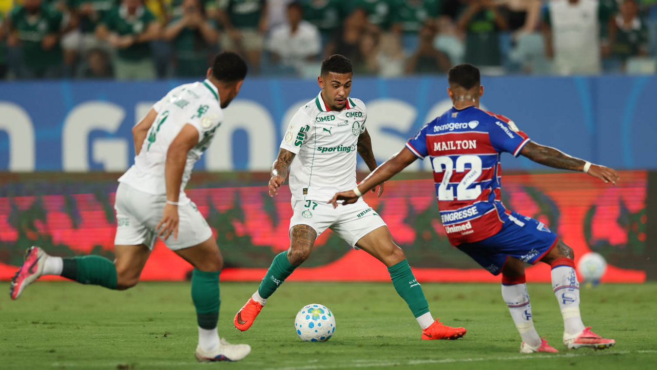 Palmeiras encaminha venda de jovem da base para clube de Messi na MLS; saiba valores