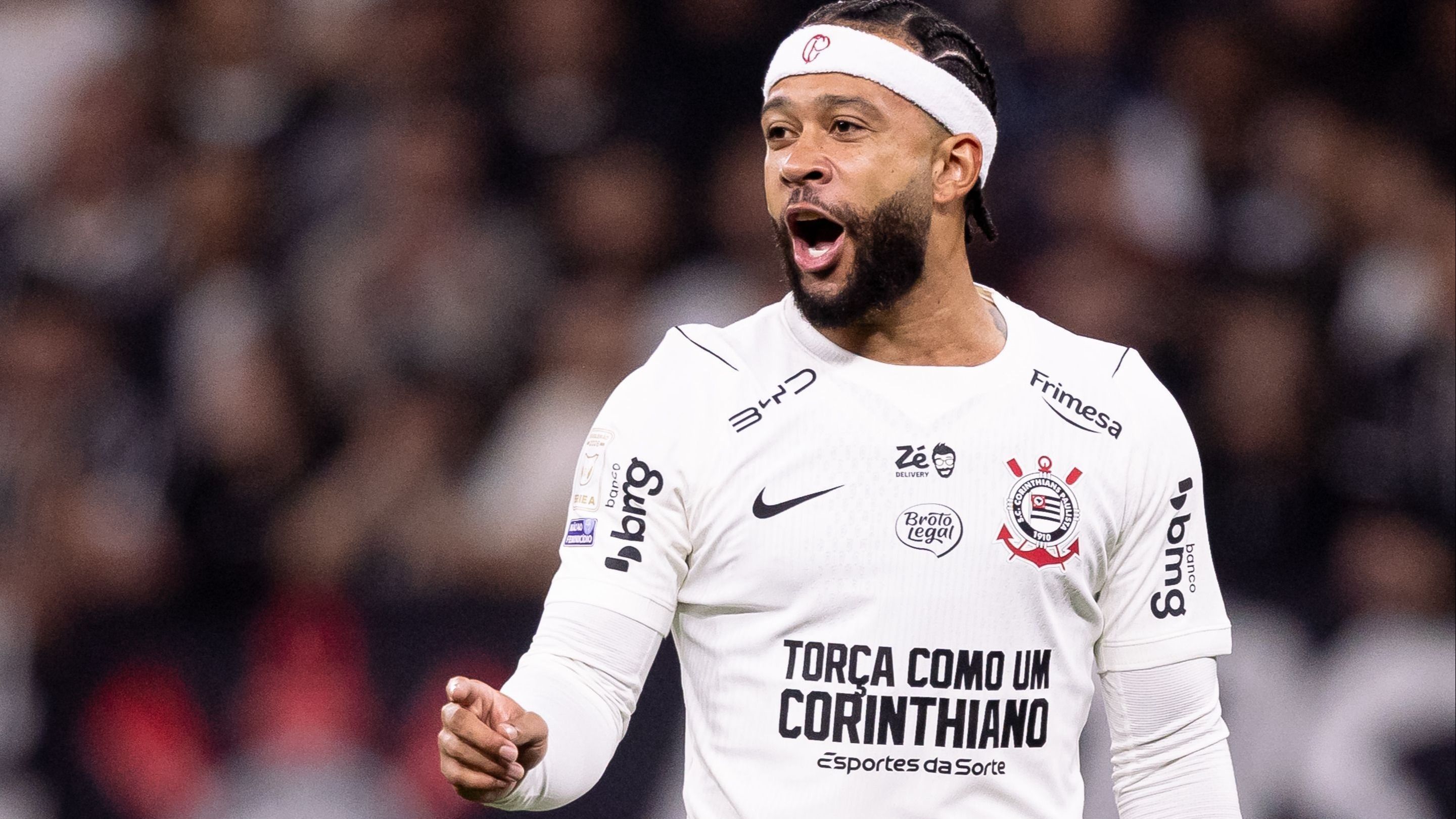 Decisivo, polêmico e mais: Memphis deixa Corinthians após passagem marcante