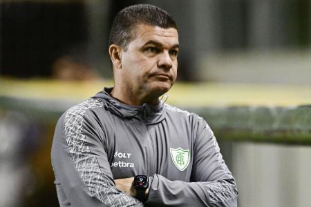 América anuncia demissão de técnico Umberto Louzer