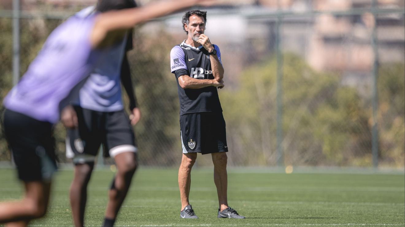 Atlético tem quatro estreantes para clássico contra o Cruzeiro pela Copa do Brasil