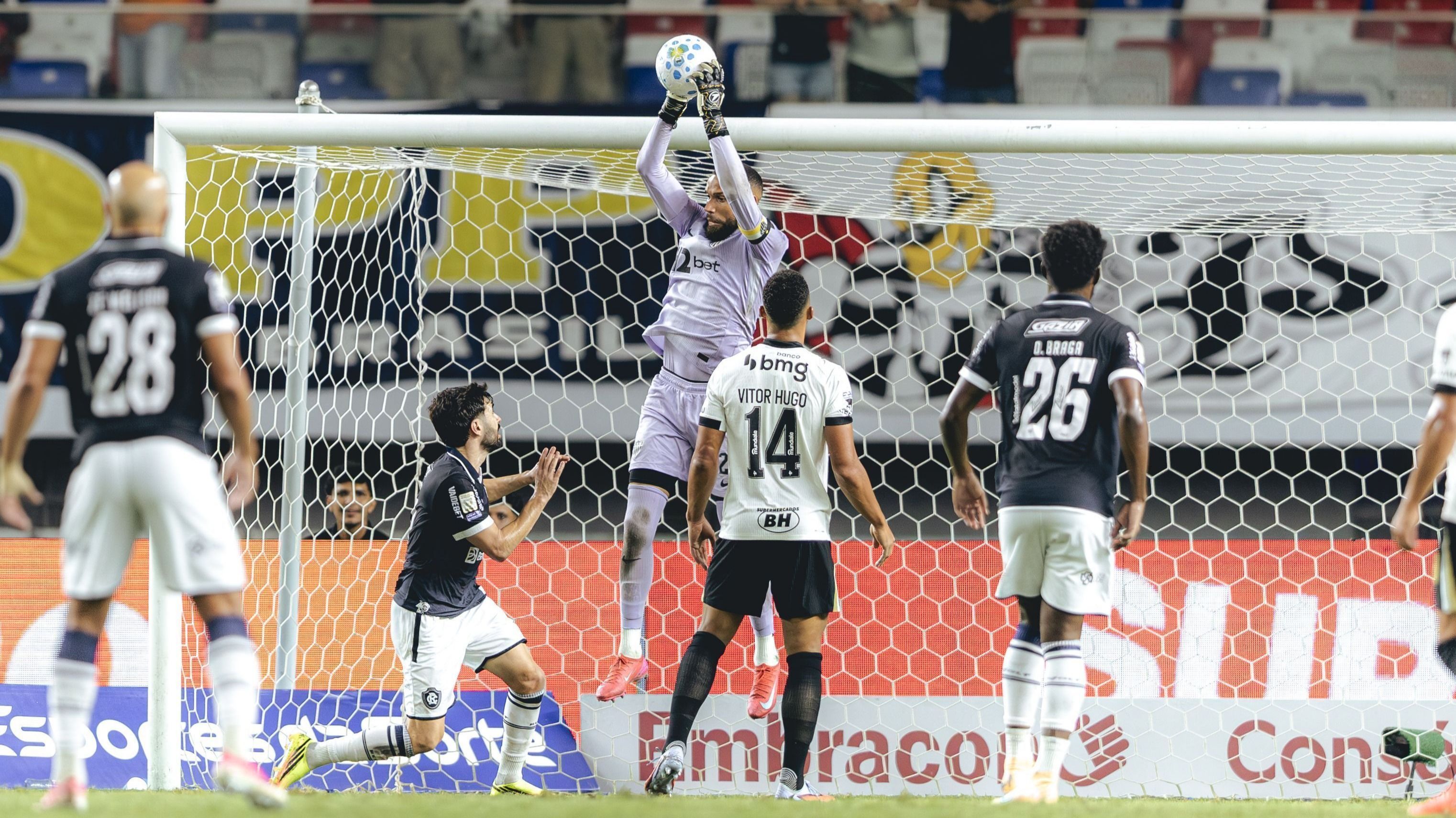Após virada, Atlético cede empate ao Remo e perde 'escalada' na tabela do Brasileirão