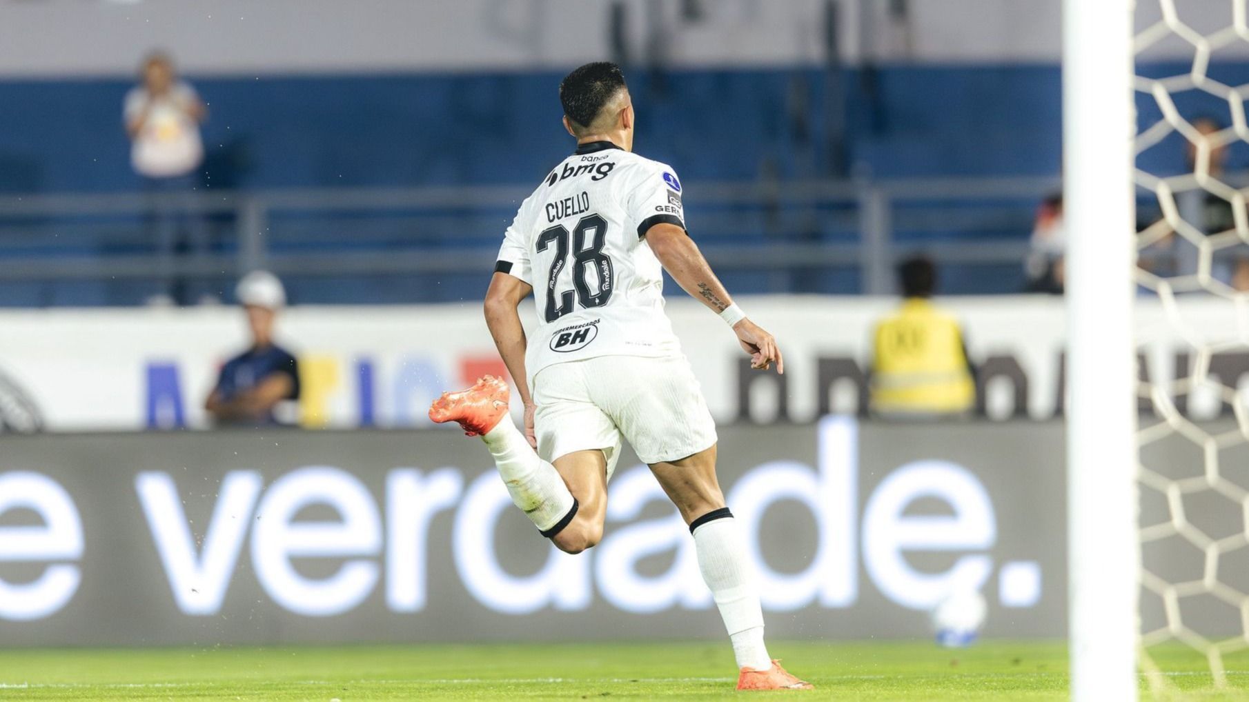 Cuello, do Atlético, celebra 'Lei do Ex' contra Bragantino e revela pensamento inusitado