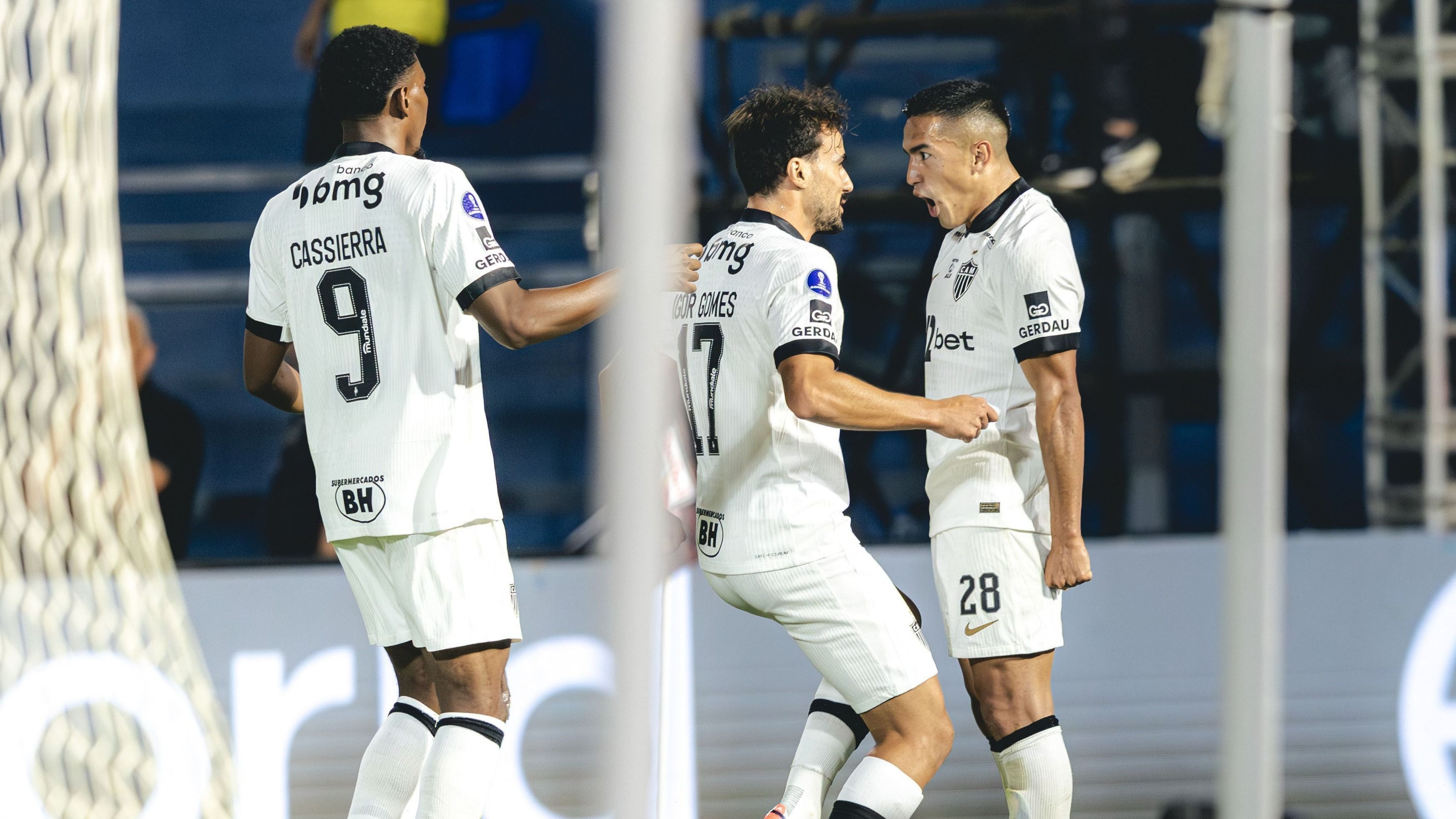 Com 'Lei do Ex', Atlético vence Bragantino e abre vantagem na Sul-Americana