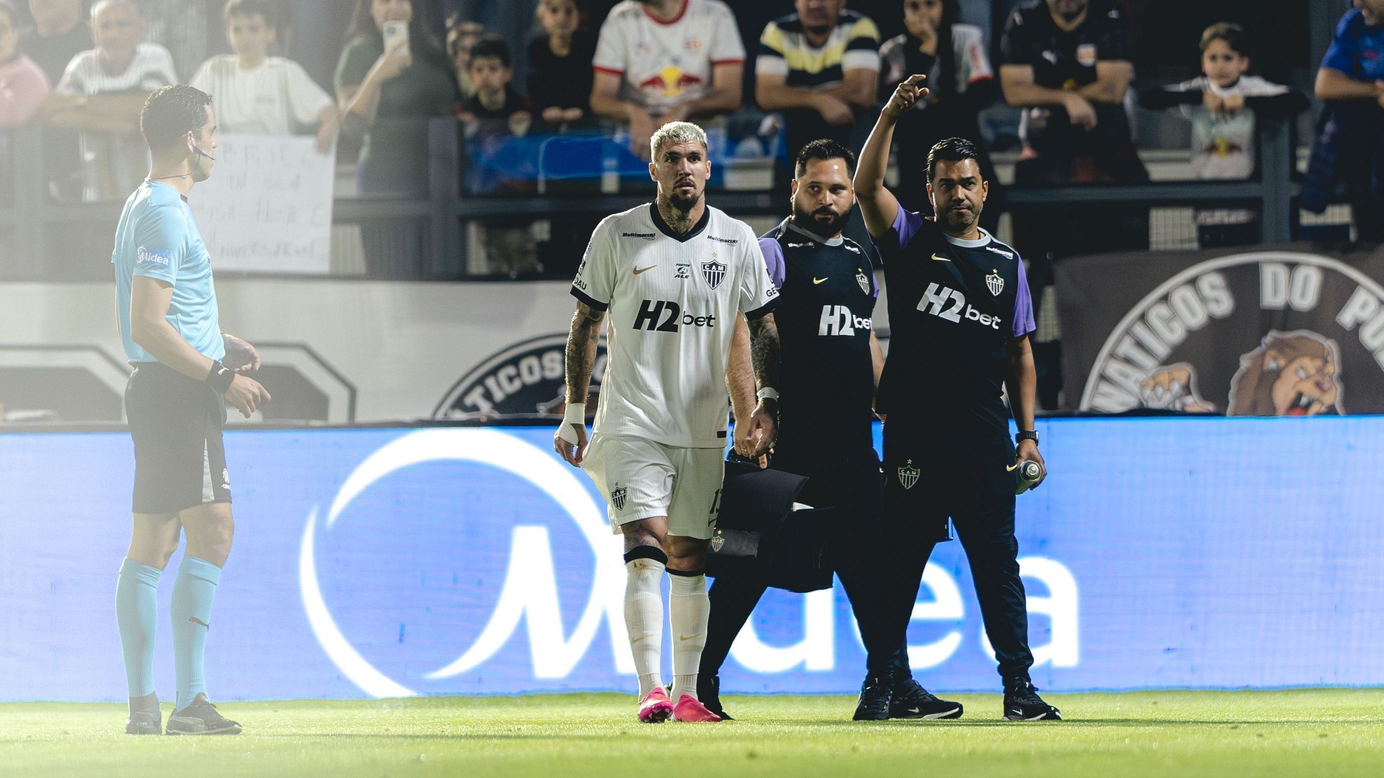 Atlético atualiza situação de Lyanco, substituído na vitória sobre o Bragantino