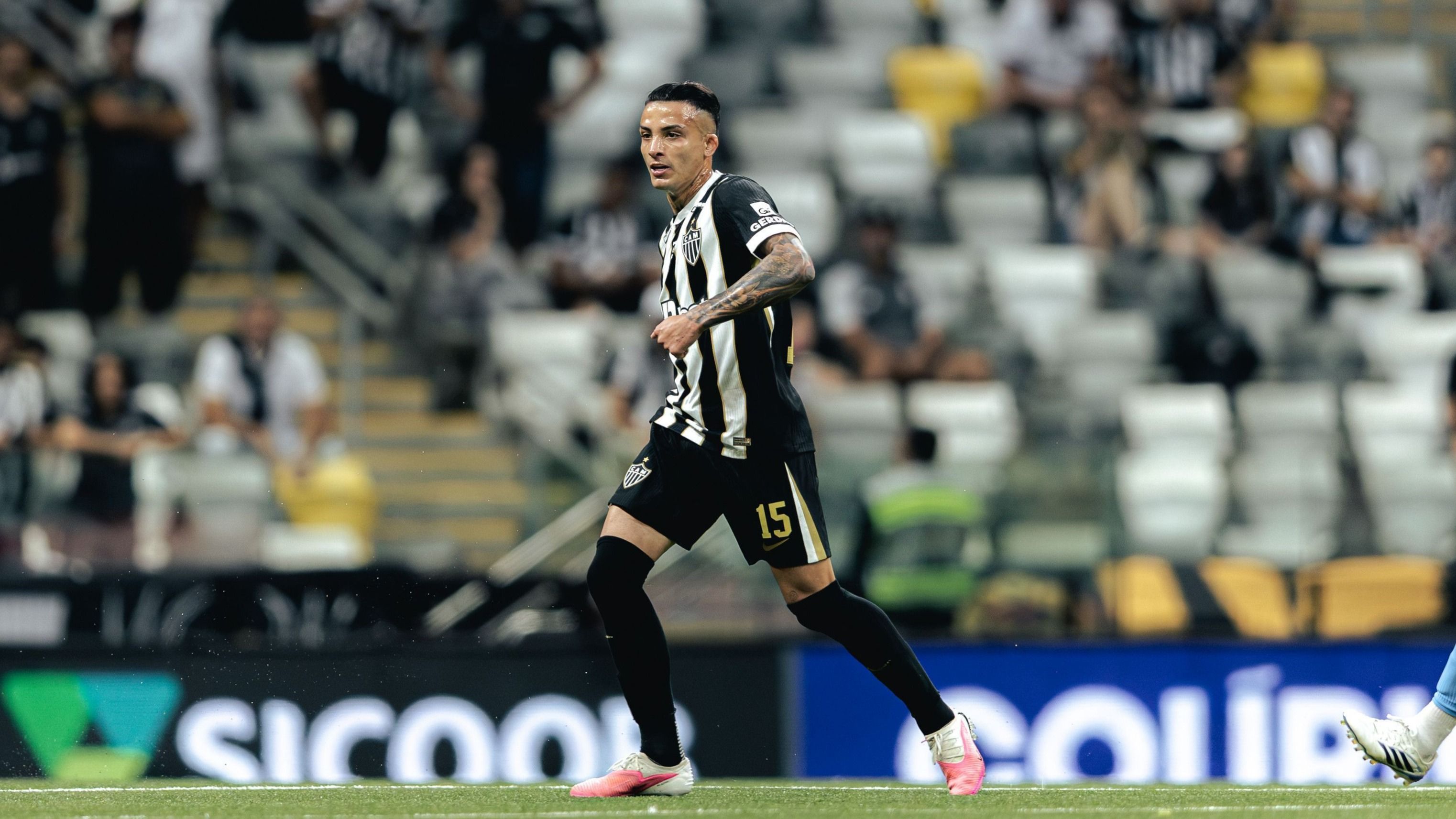 Estreante na goleada do Atlético, Castaño projeta clássico com Cruzeiro: 'Ganha na morte'