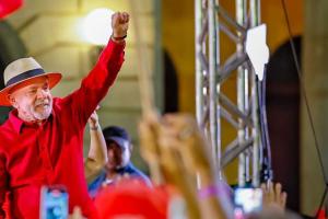 Em BH, Lula faz comício com foco em soberania e detalha conversas com Trump, Putin e Xi Jinping