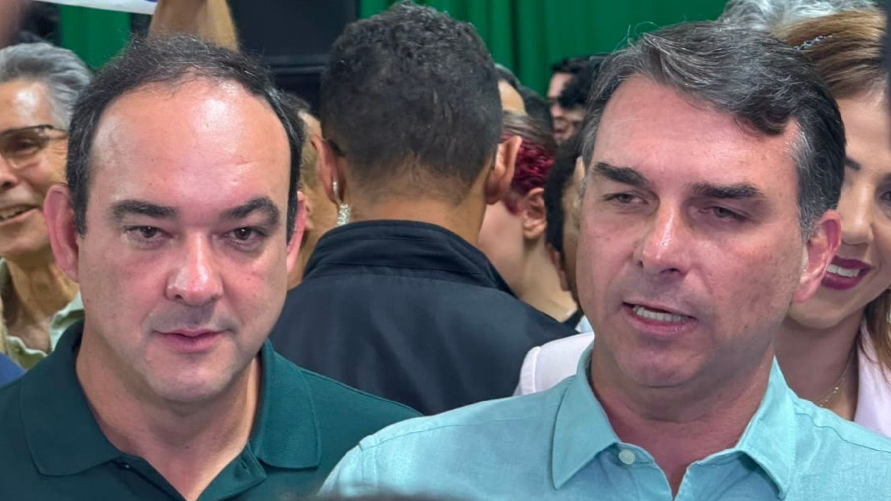 Como foi o ato de lançamento da campanha de Roscoe ao lado de Flávio Bolsonaro