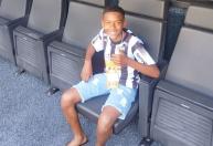 Nascido em data histórica e de família cruzeirense, menino realiza sonho na Arena MRV