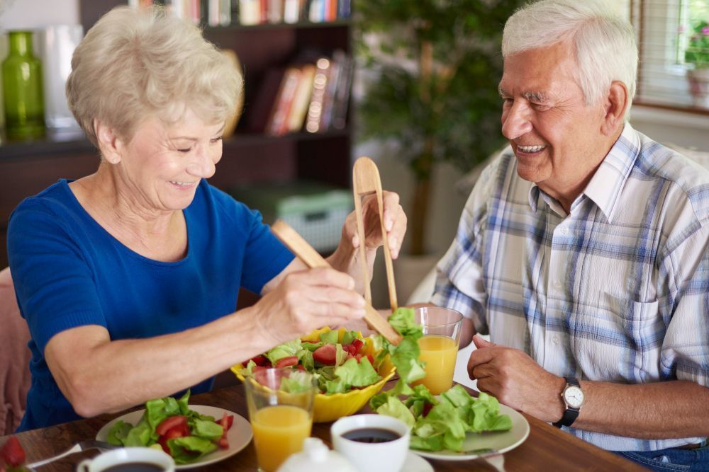 10 alimentos que nutricionistas recomendam para quem tem mais de 60 anos