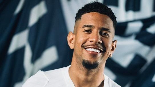 Anunciado pelo Tottenham, Savinho manda recado ao Atlético e celebra coincidência