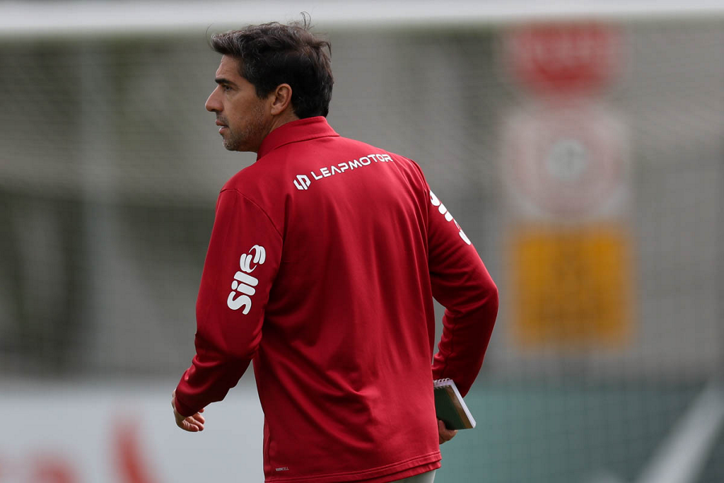 Escalação do Palmeiras: Abel tem desfalque e retorno para enfrentar o Santos