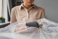 Plástico-bolha não foi criado para proteger produtos: a origem surpreendente do material