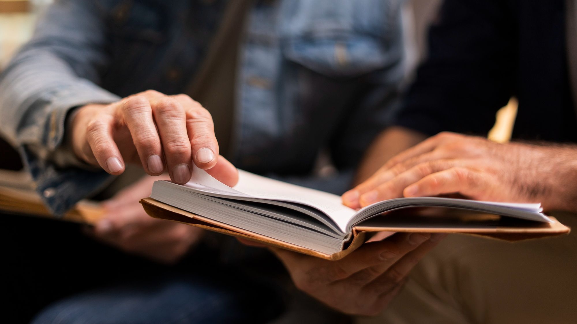 Pessoas mental e emocionalmente teimosas costumam dizer 7 frases durante uma conversa informal