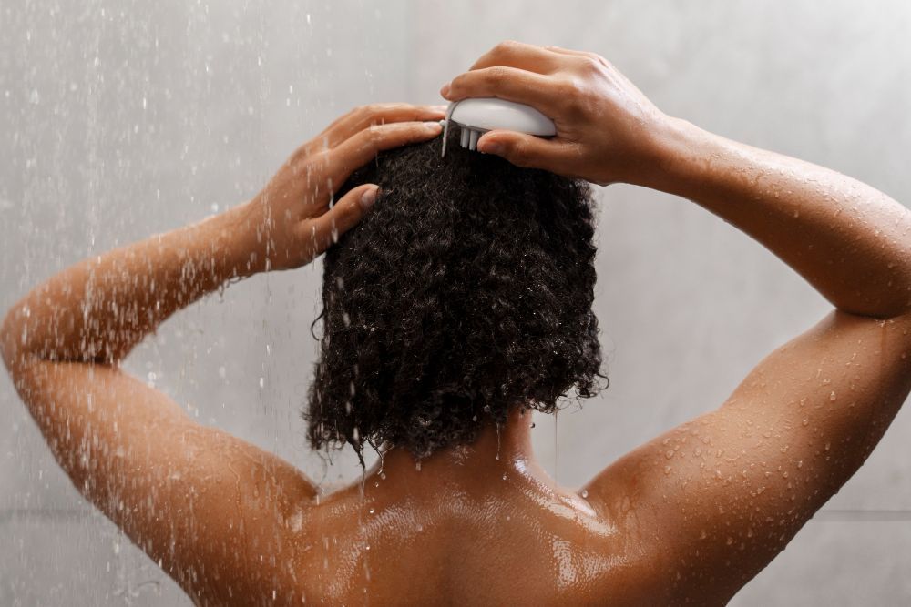 Usar condicionador antes do shampoo faz bem para o cabelo?
