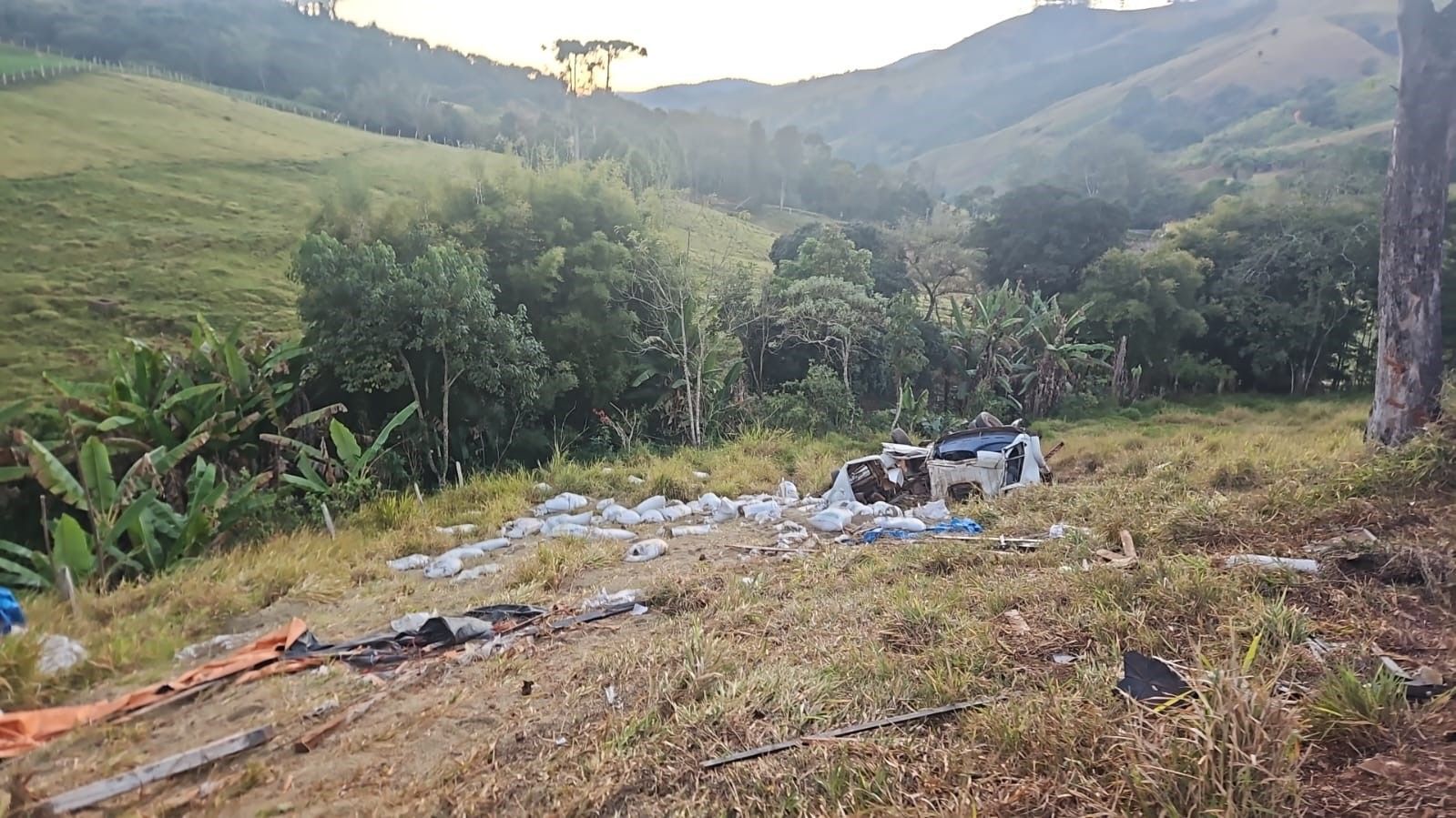 Carga de café furtada de fazenda é recuperada após acidente em rodovia