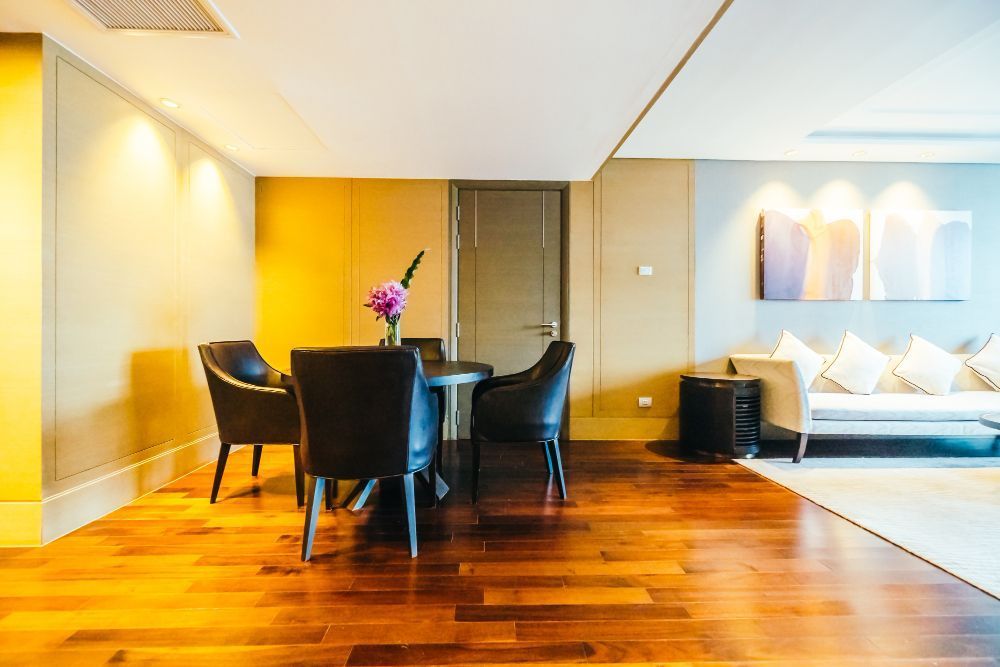Piso vinílico ou laminado? A escolha certa depende do ambiente da casa