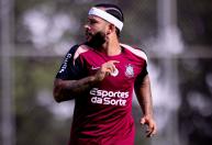 Corinthians reforça otimismo e define 'jogo ideal' para retorno de Memphis