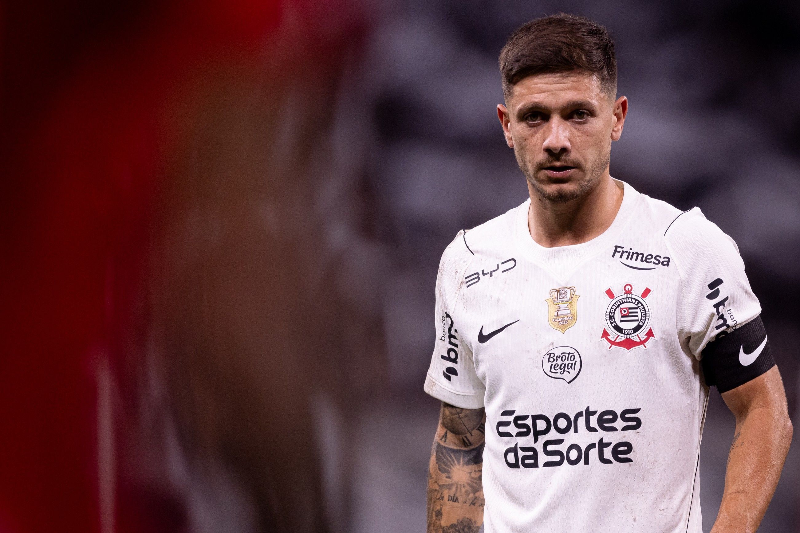 Garro defende elenco após queda do Corinthians para Inter: 'Temos mais pela frente'
