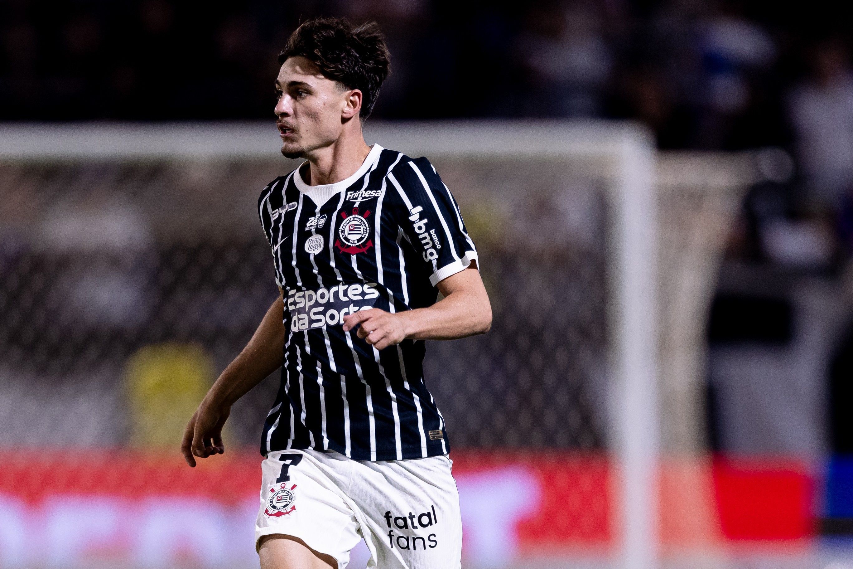 Corinthians encara Rosario Central em busca de reação contra argentinos