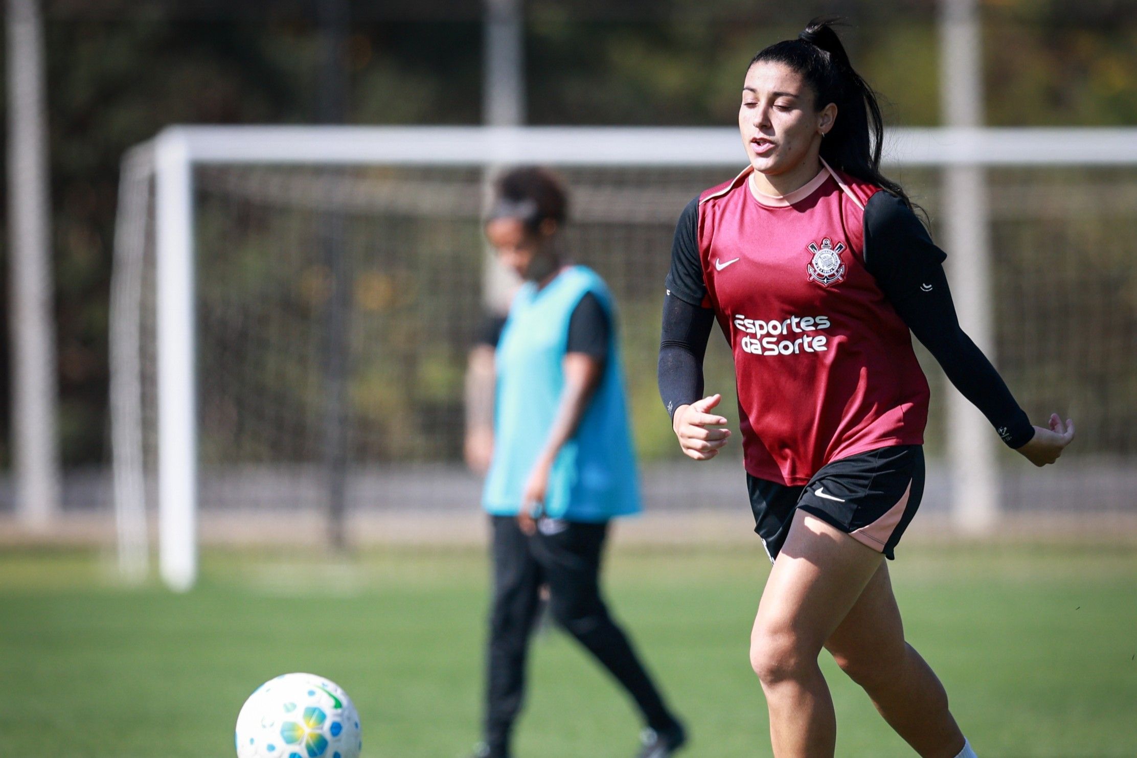 Corinthians quita parte dos valores em atraso com o elenco feminino, diz Stabile