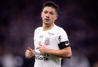 Garro lamenta derrota para o Santos e dispara: 'Falar menos e trabalhar mais'