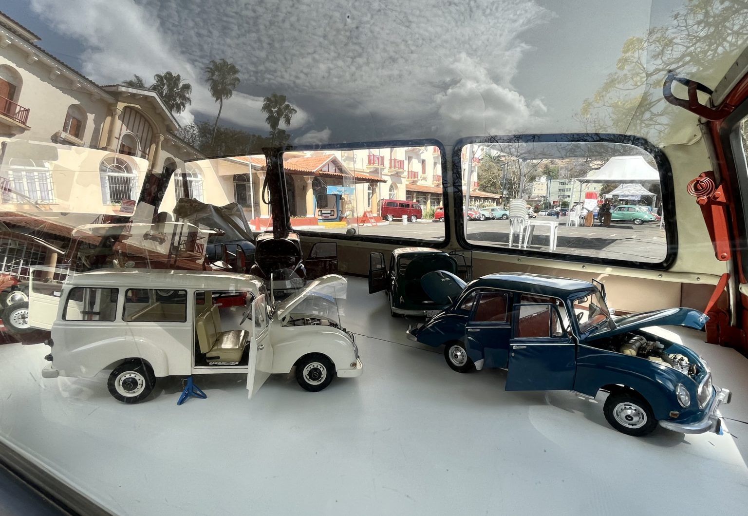 Encontro de carros antigos Blue Cloud reúne mais de 150 veículos DKW
