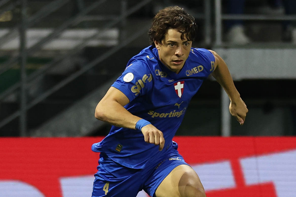 Giay participa de primeiro gol pelo Palmeiras, e Abel se encanta: 'Entrega tudo'