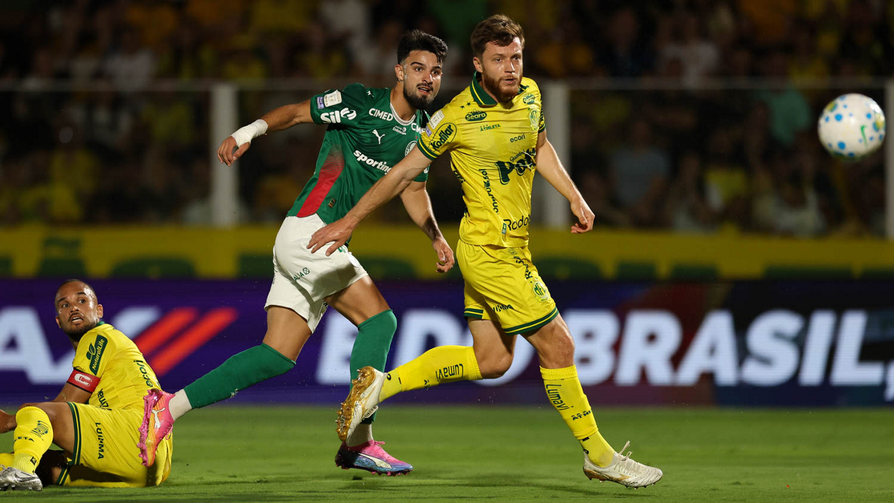 Palmeiras empata com Mirassol e vê vantagem na liderança do Brasileiro diminuir