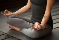 Yoga no inverno: 4 posturas para melhorar a circulação e ajudar a aquecer o corpo